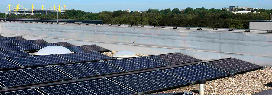 Photovoltaikanlage auf dem Firmendach – Beitrag zur Reduktion des CO₂-Fußabdrucks bei SMF